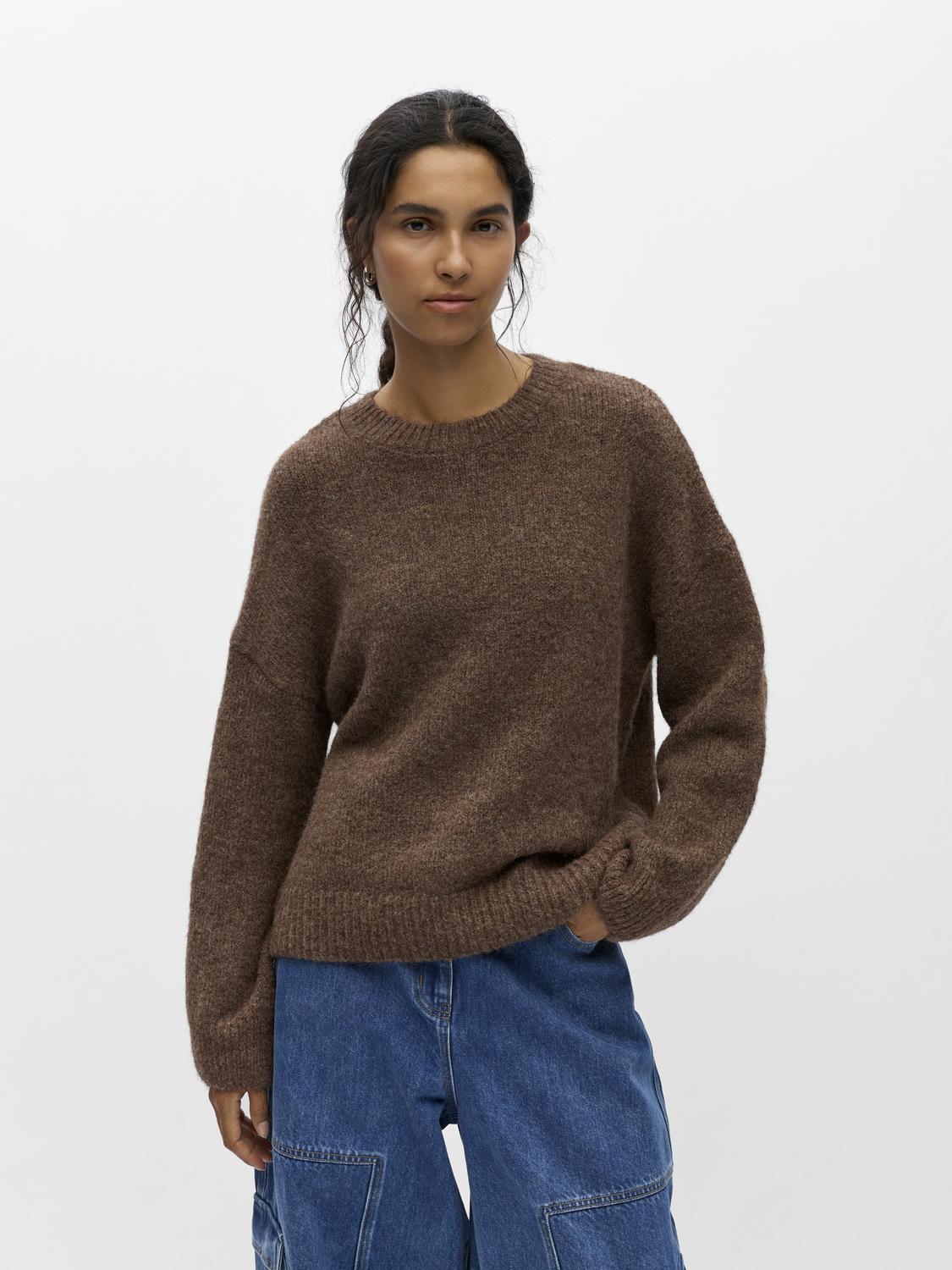 model_shot-front